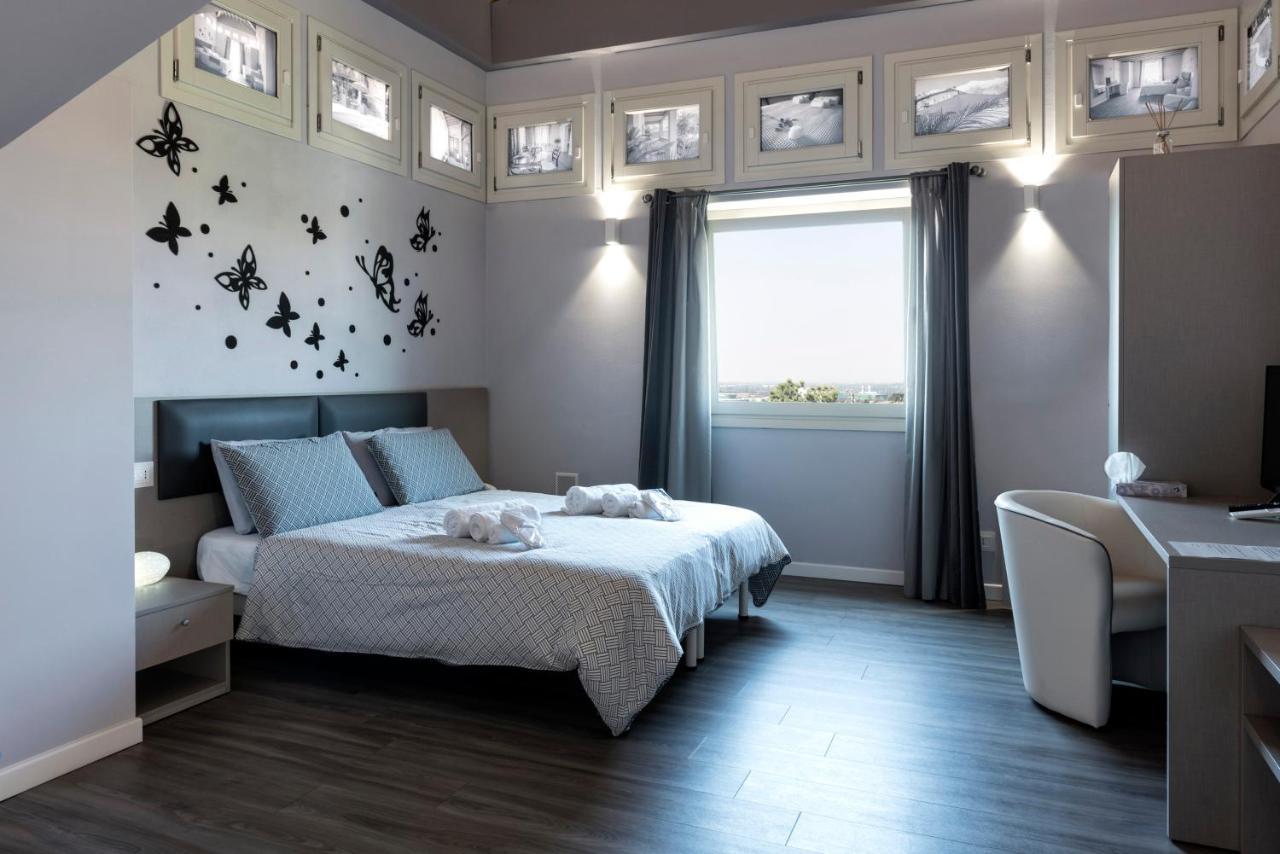 Michela Bb & Relais Bed & Breakfast โลนาโต ภายนอก รูปภาพ
