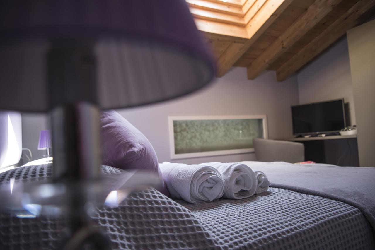 Michela Bb & Relais Bed & Breakfast โลนาโต ภายนอก รูปภาพ